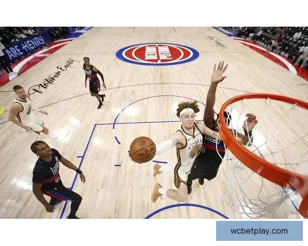 勇士25次失误惨败活塞追梦零分意外撞到女球迷波尔津吉斯伤退得5分